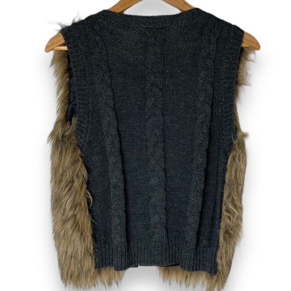 Sleeveless Open Front Brown Fur Black Cable Knit Outerwear Vest NEW - Picture 3 of 4